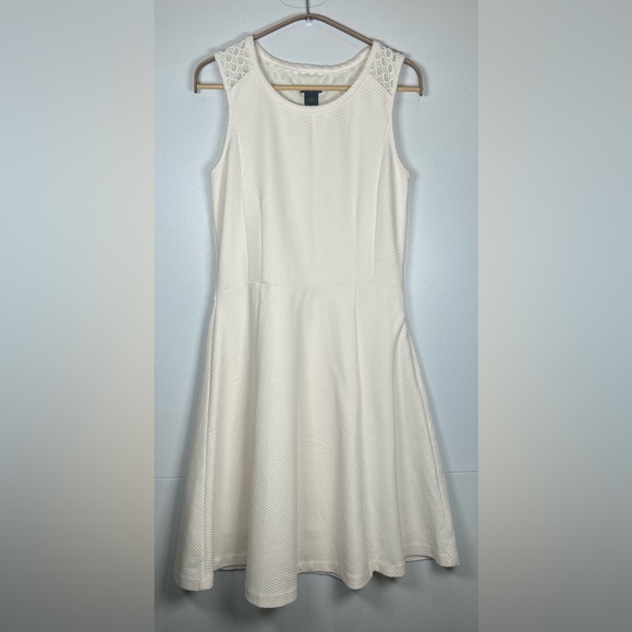 Ann Taylor Cream Sleeveless Dress. Exquisite design in the back. Size 8. - Picture 1 of 7
